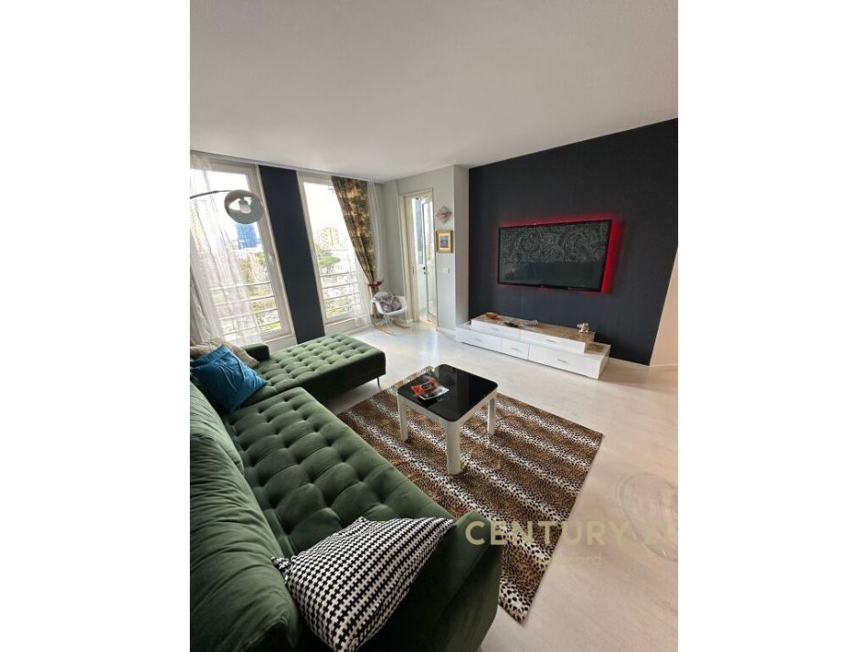 Tirane, shes apartament 2+1+Ballkon , 102 m² 365.000 € (Ish Blloku)