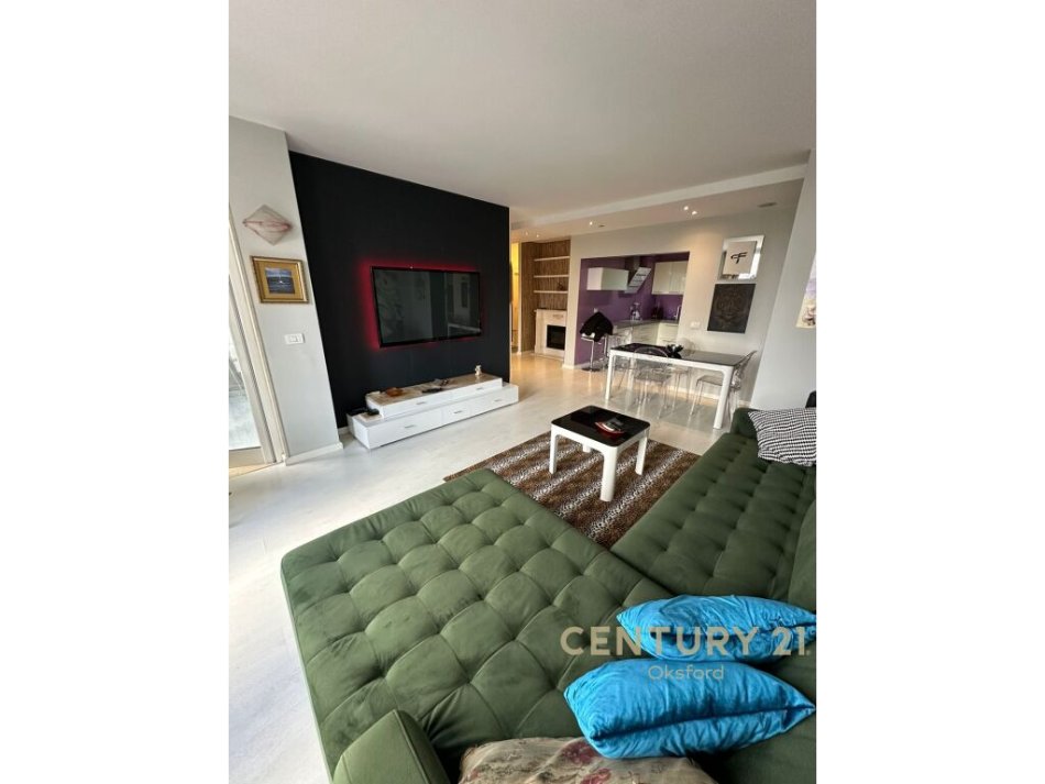 Tirane, shes apartament 2+1+Ballkon , 102 m² 365.000 € (Ish Blloku)