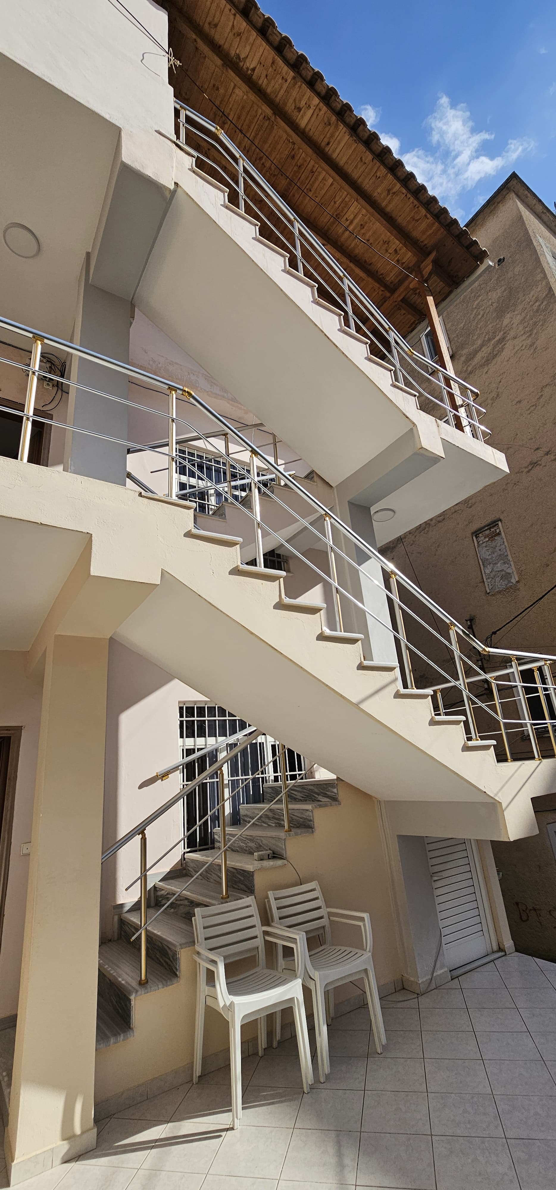 Sarande, shes hotel Kati 0, 380 m²  (Sarande)