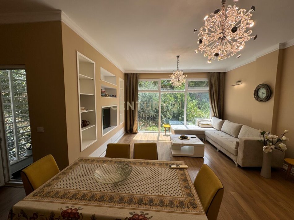 Tirane, jepet me qera apartament 2+1 Kati 3, 110 m² 850 € (liqeni i thate)