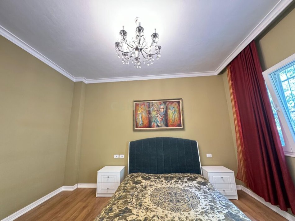 Tirane, jepet me qera apartament 2+1 Kati 3, 110 m² 850 € (liqeni i thate)