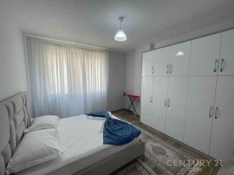 Tirane, jap me qera apartament 1+1 , 45 m² 550 € (Kopshti Botanik Zoologjik)