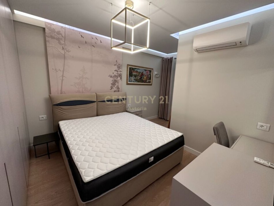 Tirane, shes apartament 2+1+Ballkon , 95 m² 165.000 € (Kompleksi Golden Park, Rruga e Kavajës)