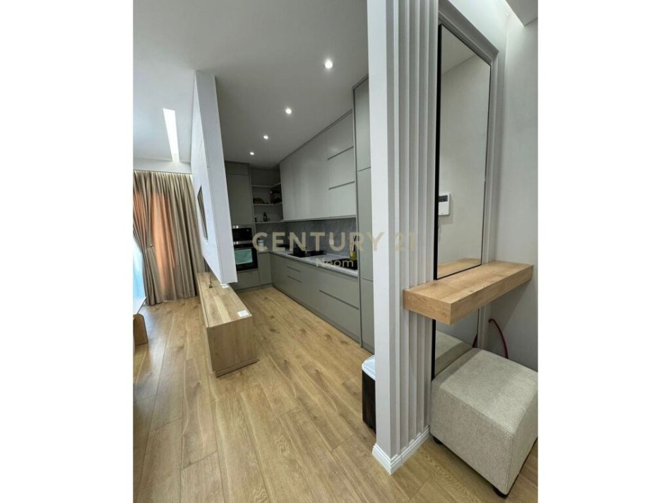 Tirane, shitet apartament 2+1+Ballkon Kati 16, 124 m² 350.000 € (Rruga e Kavajes) Neom99049