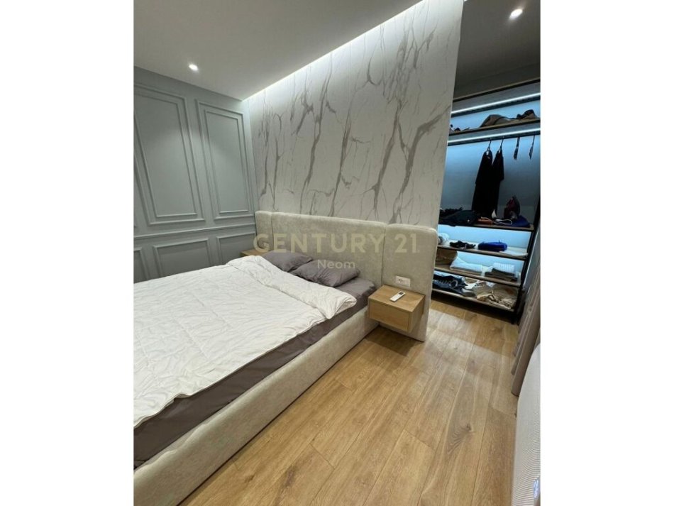Tirane, shitet apartament 2+1+Ballkon Kati 16, 124 m² 350.000 € (Rruga e Kavajes) Neom99049