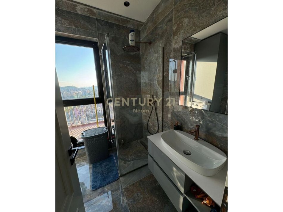 Tirane, shitet apartament 2+1+Ballkon Kati 16, 124 m² 350.000 € (Rruga e Kavajes) Neom99049