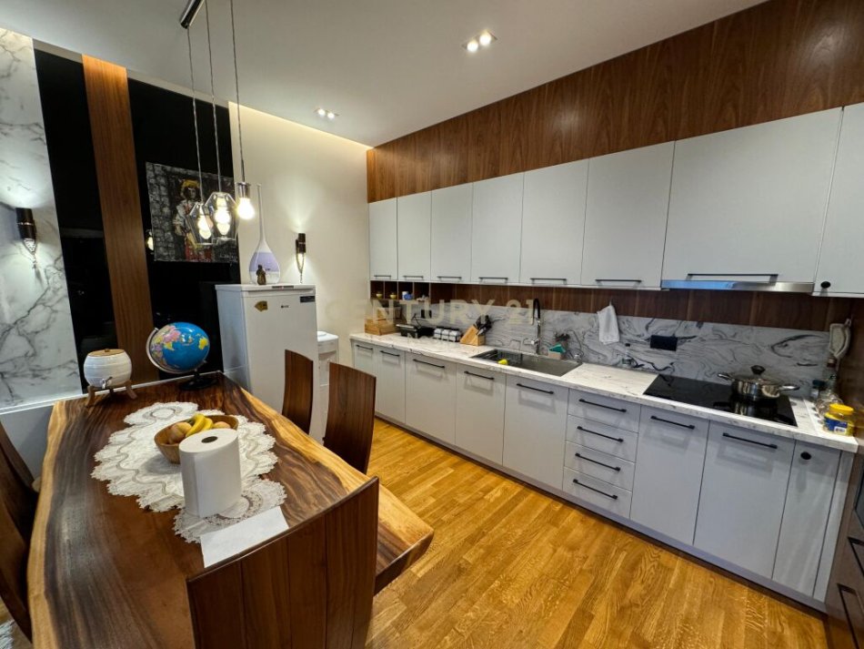 Tirane, shes apartament 1+1+POST PARKIMI , 85 m² 320.000 € (Park Gate, Rruga e Elbasanit)