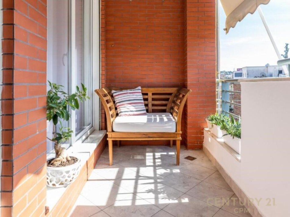 Tirane, shes apartament 1+1+Ballkon , 75 m² 187.500 € (Liceu Artistik)