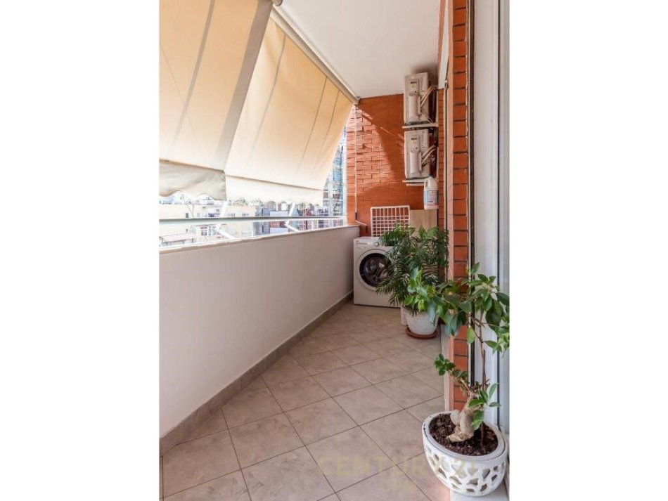 Tirane, shes apartament 1+1+Ballkon , 75 m² 187.500 € (Liceu Artistik)