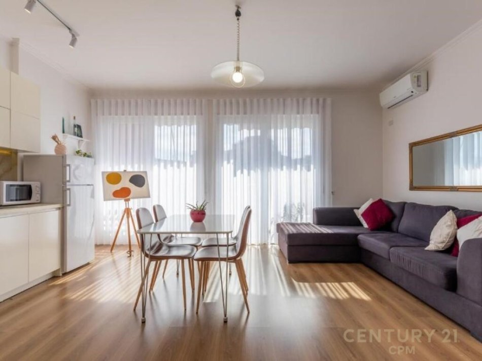 Tirane, shes apartament 1+1+Ballkon , 75 m² 187.500 € (Liceu Artistik)