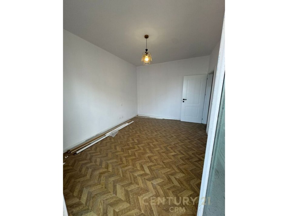 Tirane, shes apartament 2+1+Ballkon , 99 m² 180.000 € (Kodra e Diellit)