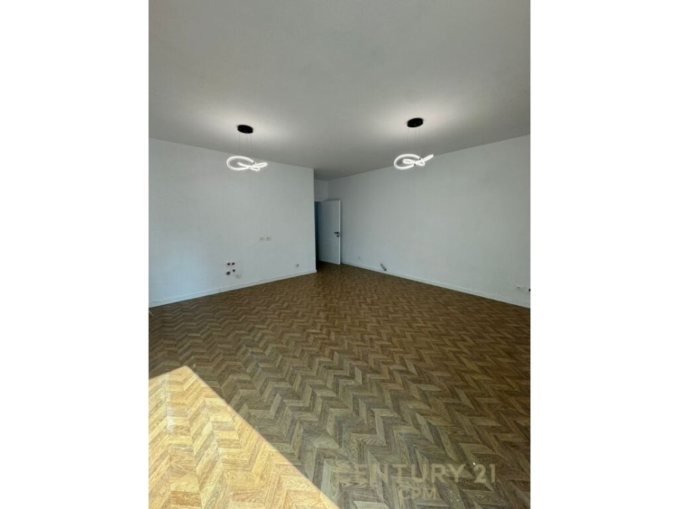 Tirane, shes apartament 2+1+Ballkon , 99 m² 180.000 € (Kodra e Diellit)