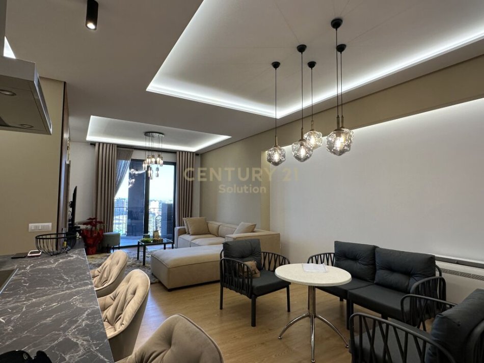 Tirane, shes apartament 2+1+2+Ballkon , 134 m² 220.000 € ("pallati me shigjeta", Rruga e Kavajës)