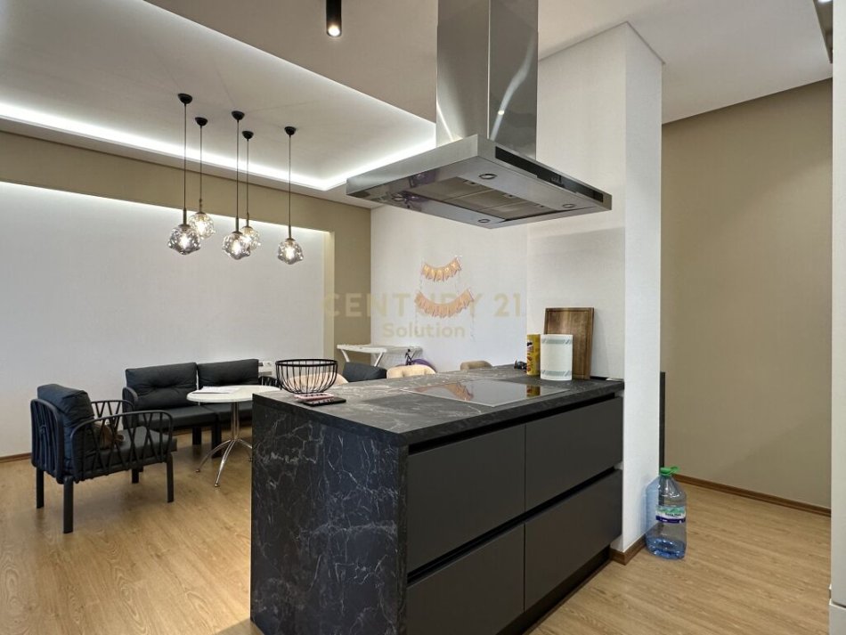 Tirane, shitet apartament 2+1 Kati 7, 134 m² 220.000 € (rruga e kavajes)