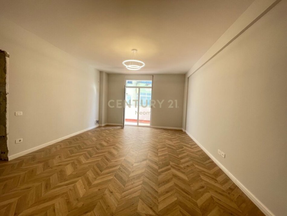 Tirane, shes apartament 1+1+Ballkon , 72 m² 120.000 € (Kodra e Diellit)