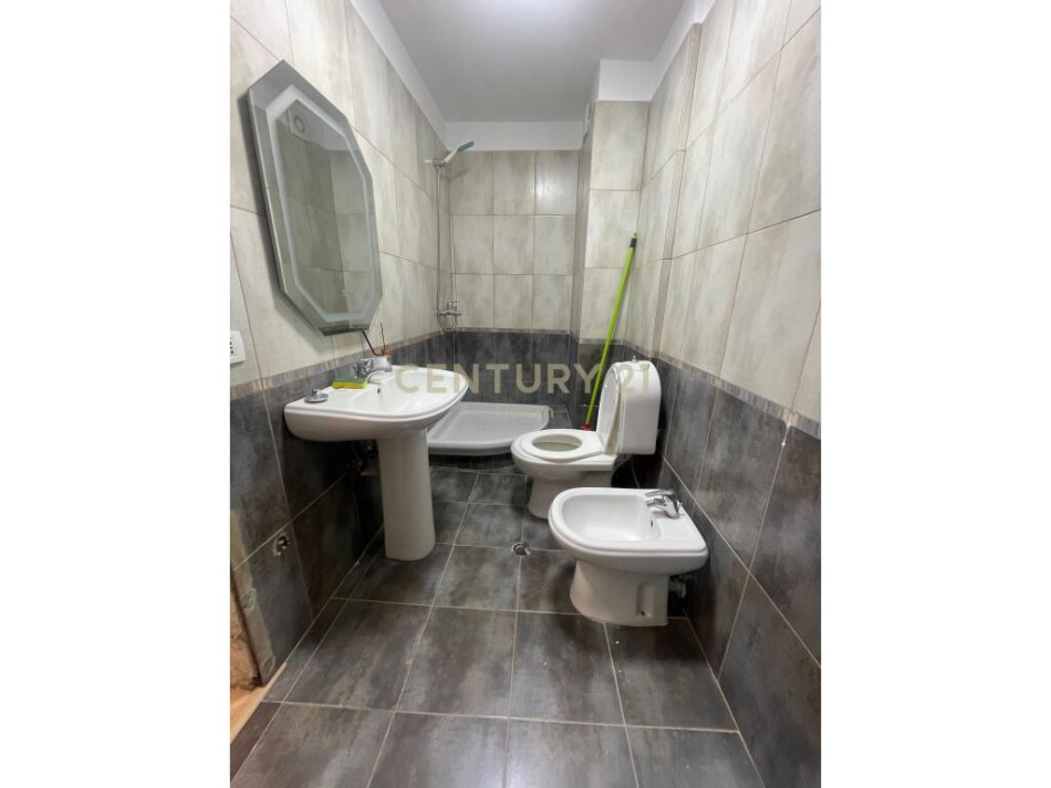 Tirane, shes apartament 1+1+Ballkon , 72 m² 120.000 € (Kodra e Diellit)