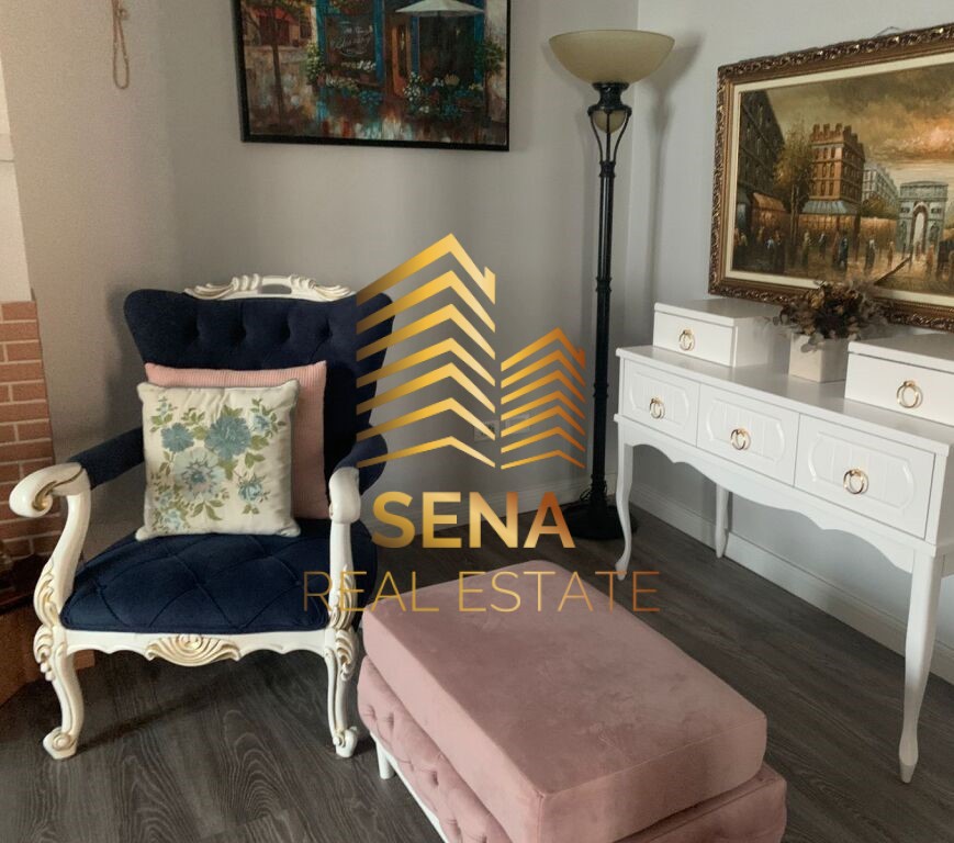 Tirane, jepet me qera Vile 2+1 Kati 2, 100 m² 900 € (Rruga 5 Maji)