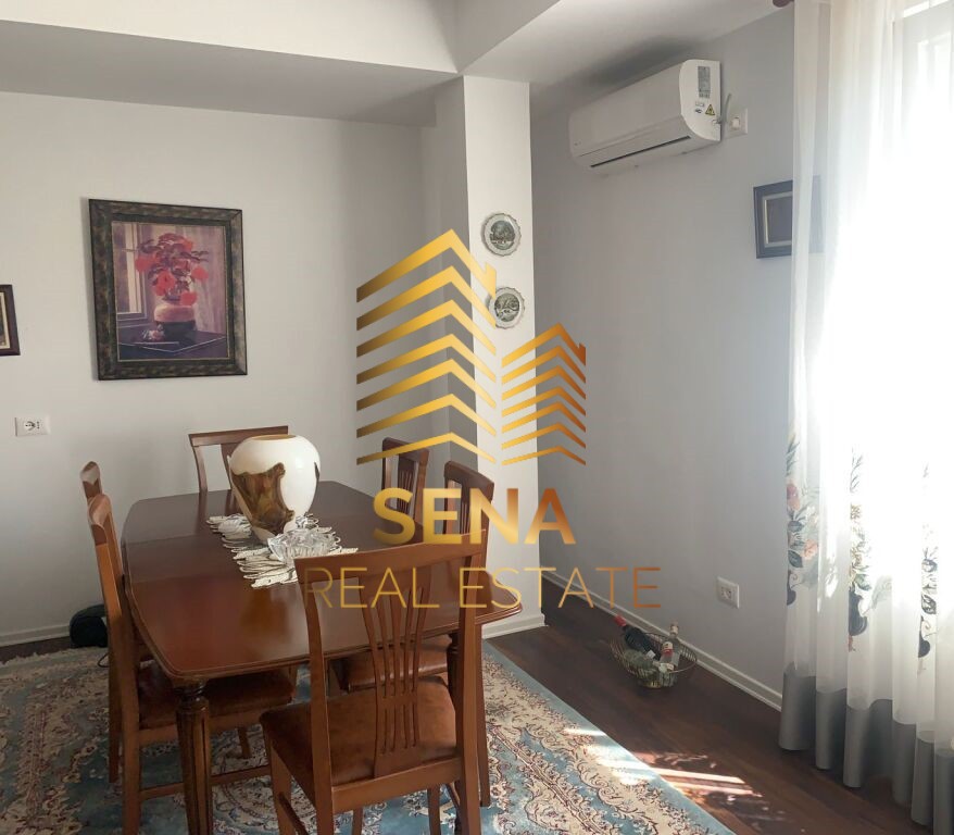Tirane, jepet me qera Vile 2+1 Kati 2, 100 m² 900 € (Rruga 5 Maji)