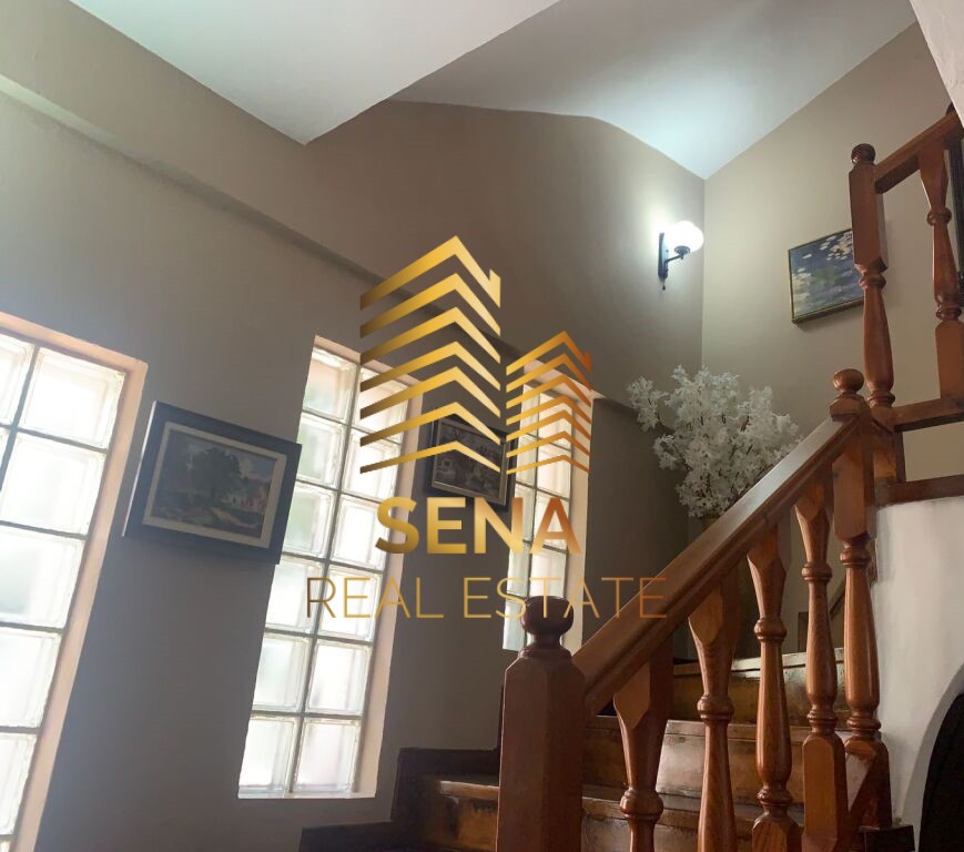 Tirane, jepet me qera Vile 2+1 Kati 2, 100 m² 900 € (Rruga 5 Maji)