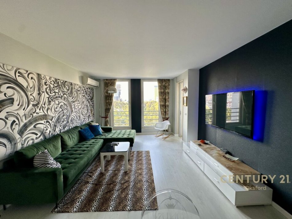 Tirane, shitet 2+1 Kati 8, 102 m² 365.000 € (BLLOK)