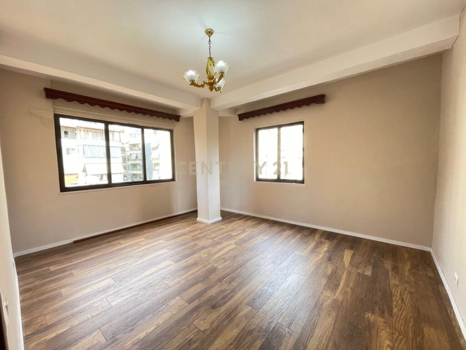 Tirane, shes apartament 2+1+2 , 105 m² 190.000 € (Myslym Shyri)