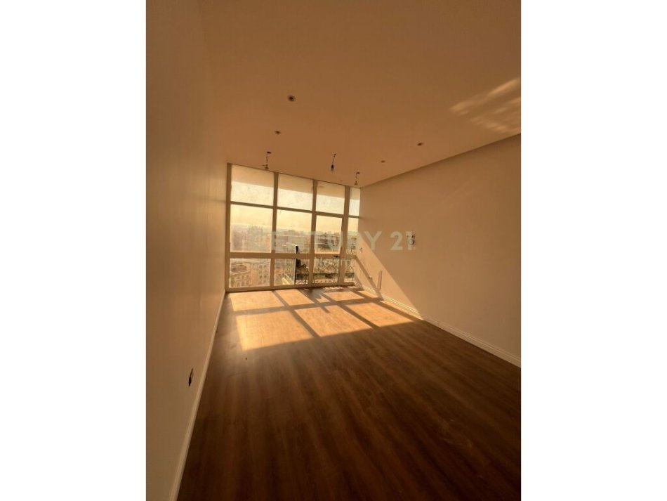 Tirane, jap me qera zyre , 96 m² 1.440 € (Rruga e Kavajës)