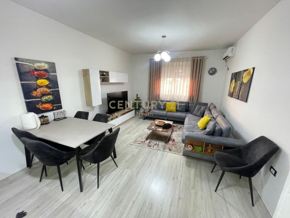 Tirane, shes apartament 1+1+Ballkon , 68 m² 110.000 € (Ish Parku)
