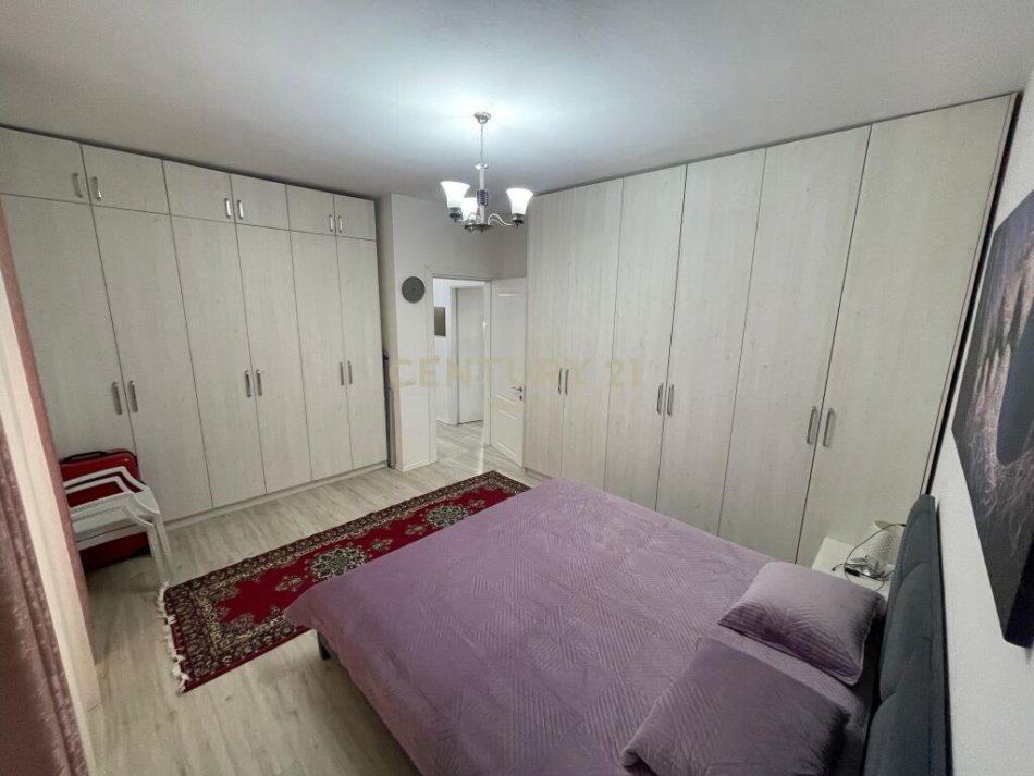 Tirane, shes apartament 1+1+Ballkon , 68 m² 110.000 € (Ish Parku)