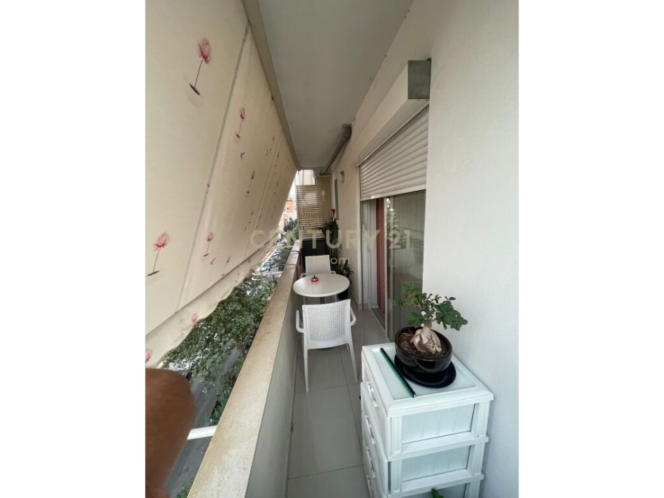 Tirane, shes apartament 1+1+Ballkon , 68 m² 110.000 € (Ish Parku)