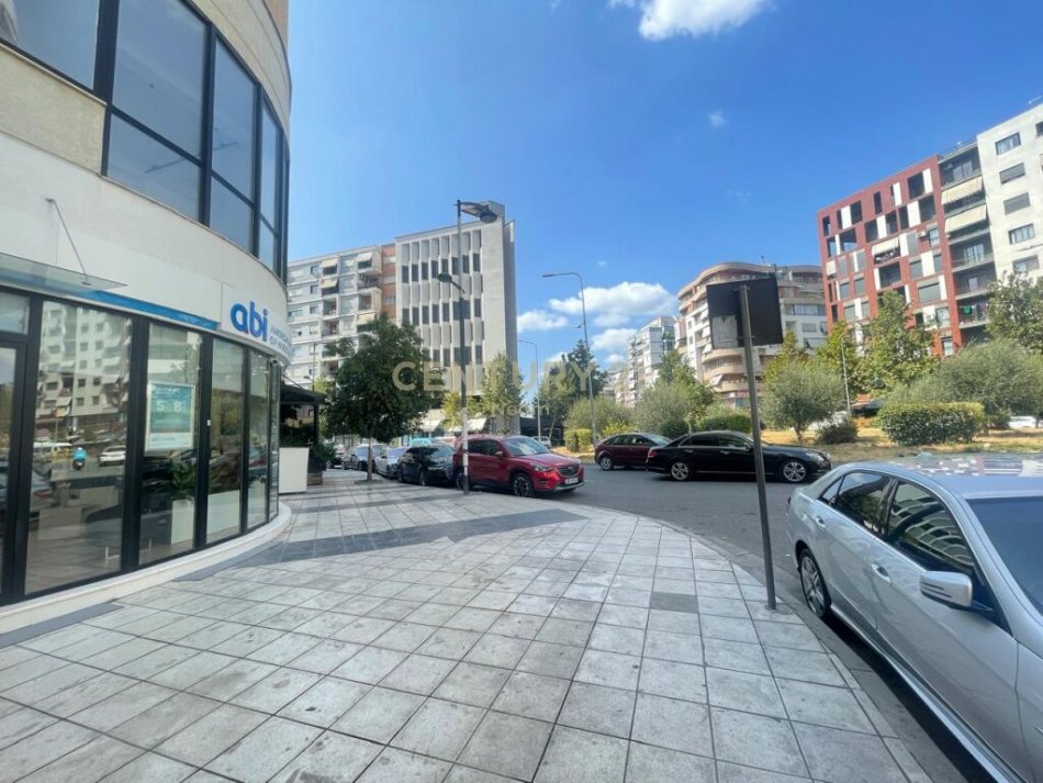Tirane, shes ambjent biznesi , 498 m² 1.245.000 € (Astiri)