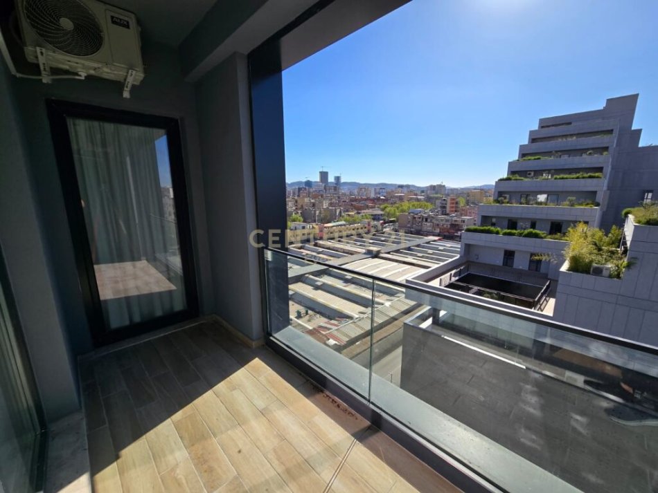 Tirane, jepet me qera apartament 1+1 Kati 8, 75 m² 500 € (5Maji)