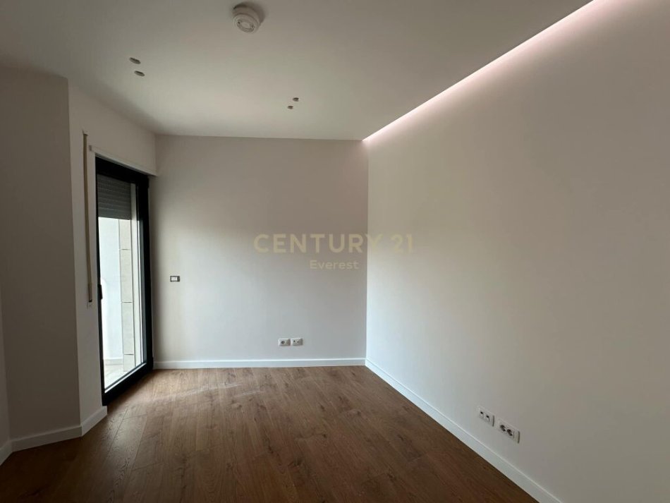Tirane, shes apartament 3+1+2 , 143 m² 430.000 € (Bulevardi Zogu i Parë)