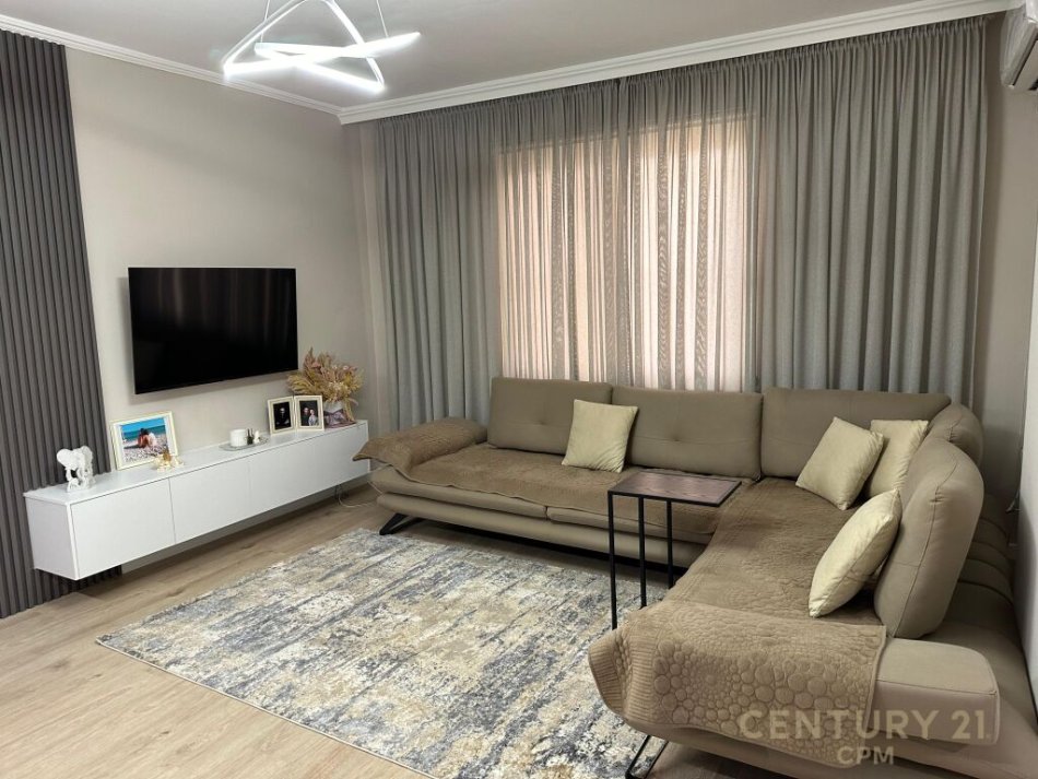 Tirane, shitet apartament 2+1 Kati 1, 113 m² 229.000 € (zog i zi)