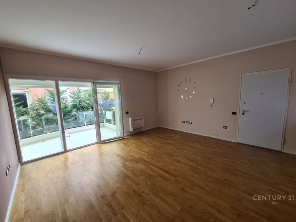 Tirane, shes apartament 1+1+Ballkon , 71 m² 130.000 € (Kopshti Botanik Zoologjik)