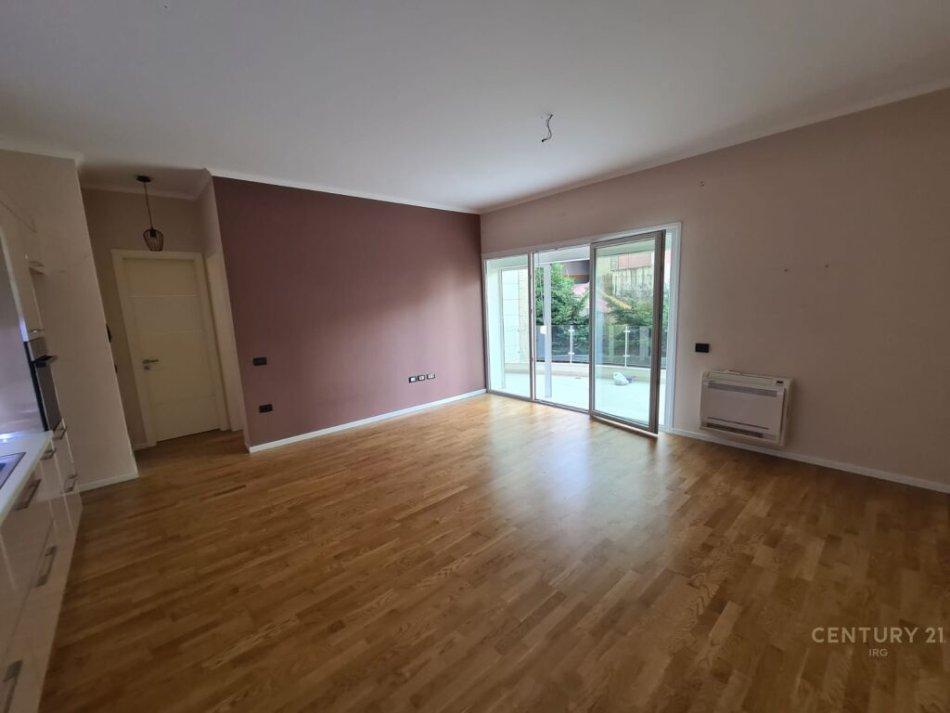 Tirane, shes apartament 1+1+Ballkon , 71 m² 130.000 € (Kopshti Botanik Zoologjik)