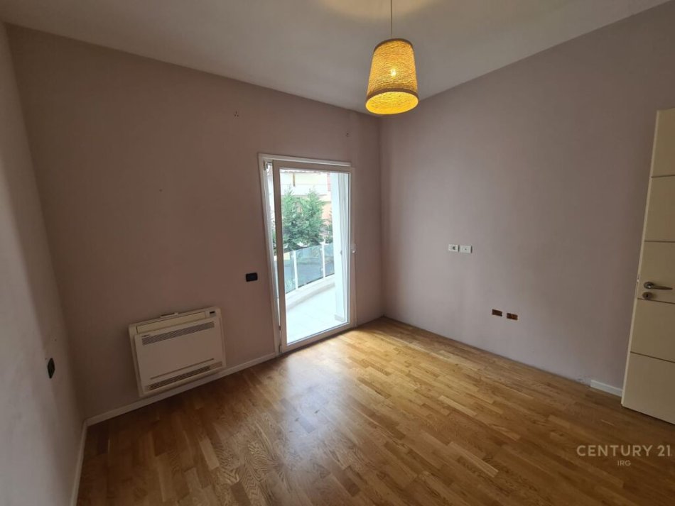 Tirane, shes apartament 1+1+Ballkon , 71 m² 130.000 € (Kopshti Botanik Zoologjik)