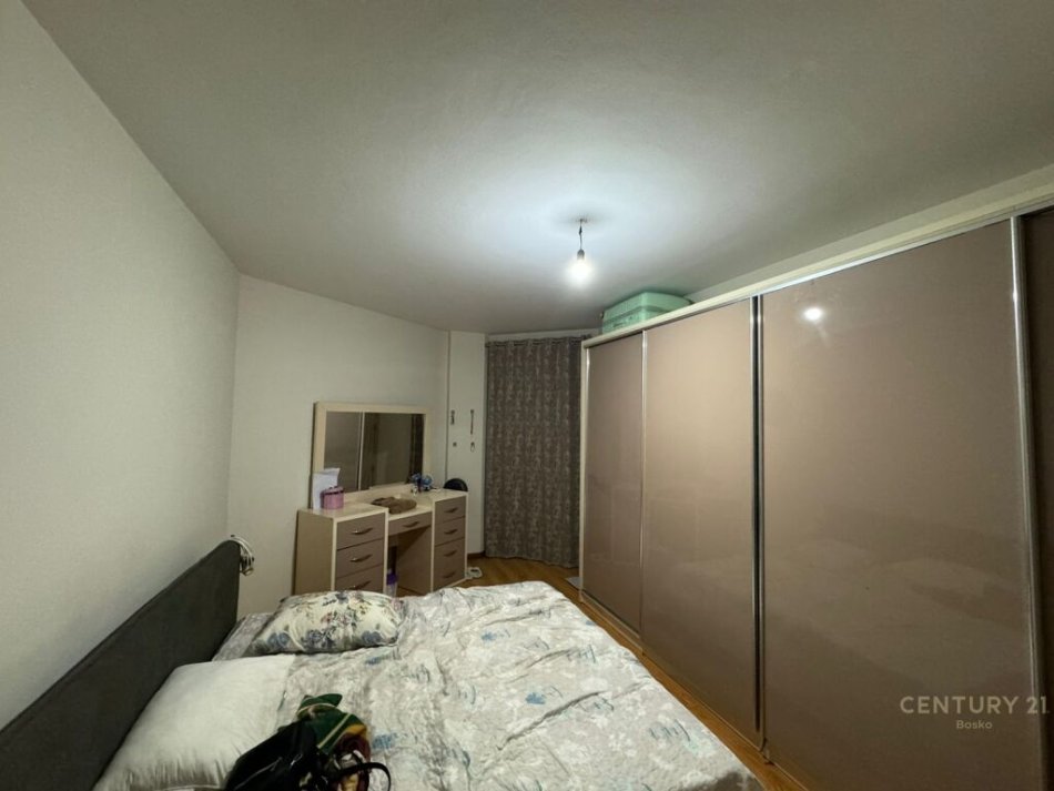 Tirane, shitet apartament 2+1 Kati 5, 124 m² 175.000 € (ZOGU I ZI)
