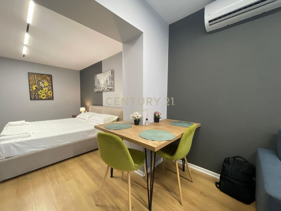 Tirane, jepet me qera apartament 1+1 Kati 1, 59 m² 800 € (Rruga e Kosovareve)