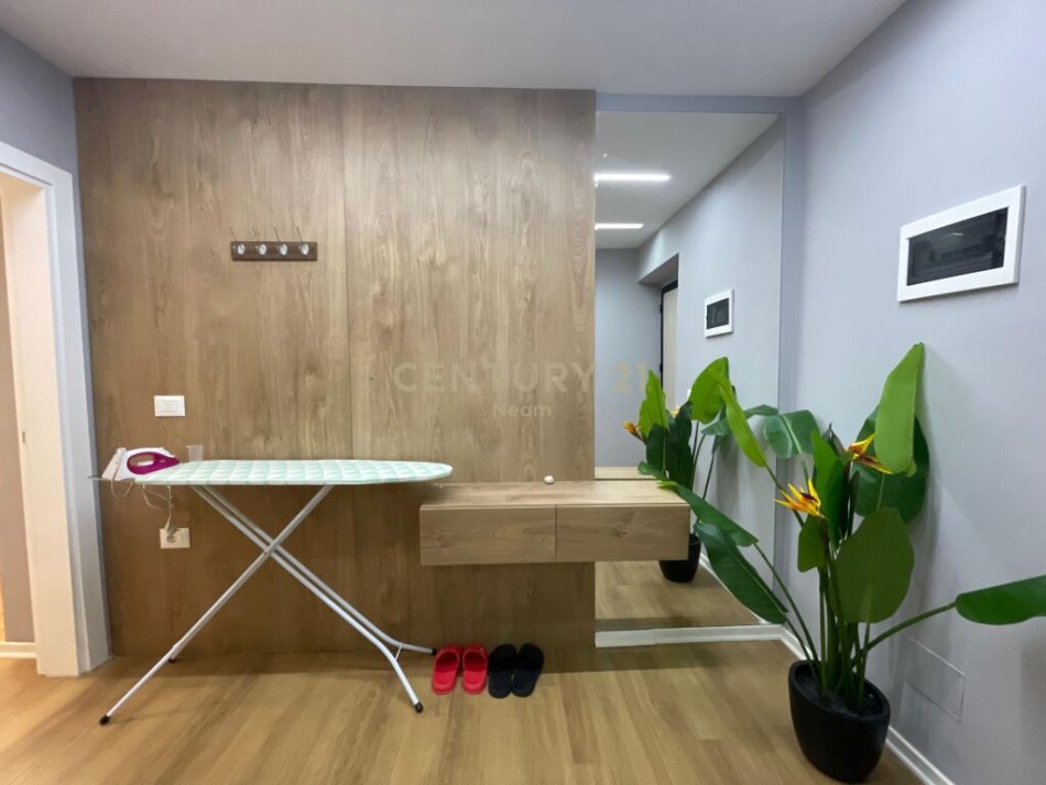 Tirane, jepet me qera apartament 1+1 Kati 1, 59 m² 800 € (Rruga e Kosovareve)
