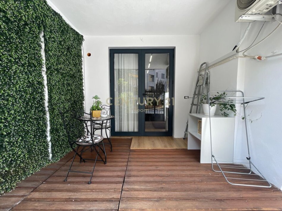 Tirane, jepet me qera apartament 1+1 Kati 1, 59 m² 800 € (Rruga e Kosovareve)