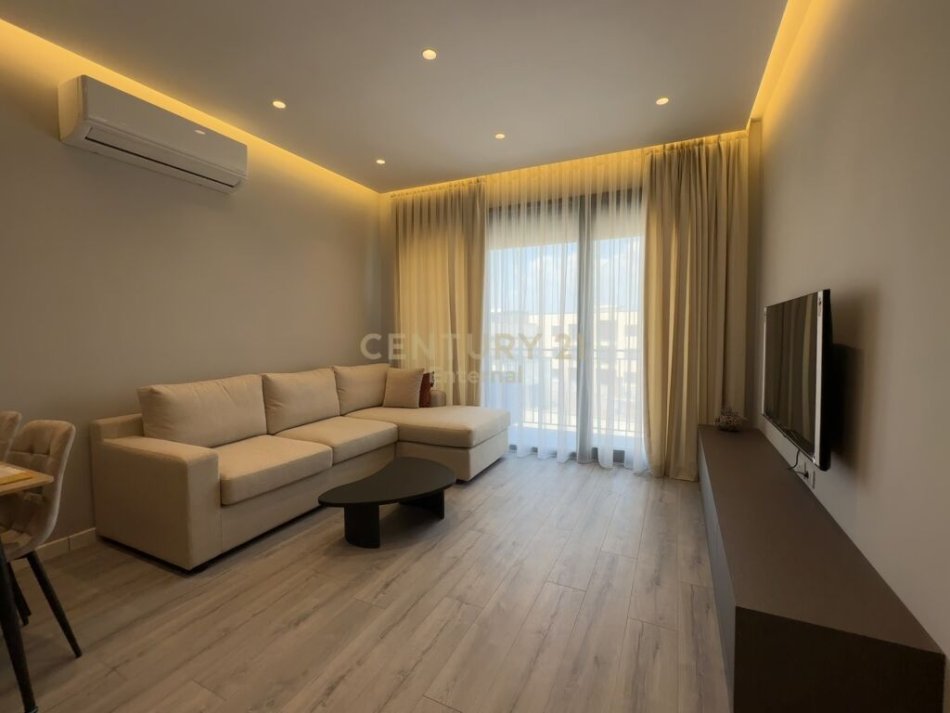 Tirane, jap me qera apartament 1+1+Ballkon , 73 m² 700 € (Liqeni i Thatë)