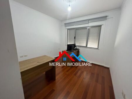 Tirane, jepet me qera ambjent biznesi Kati 1, 150 m² 1.000 € (5 Maji)