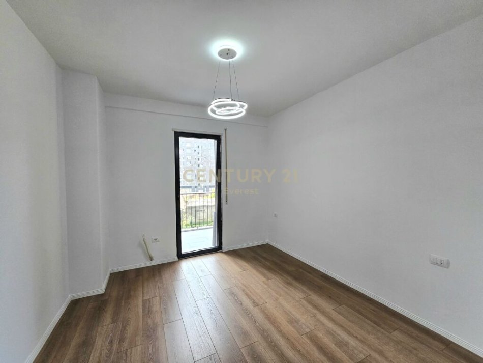 Tirane, shitet apartament 2+1 Kati 2, 98 m² 185.000 € (varri bamit)