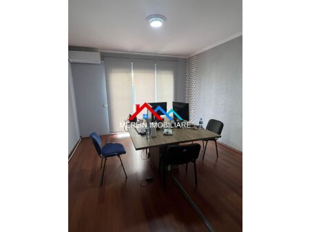 Tirane, jepet me qera ambjent biznesi Kati 1, 150 m² 1.000 € (5 Maji)