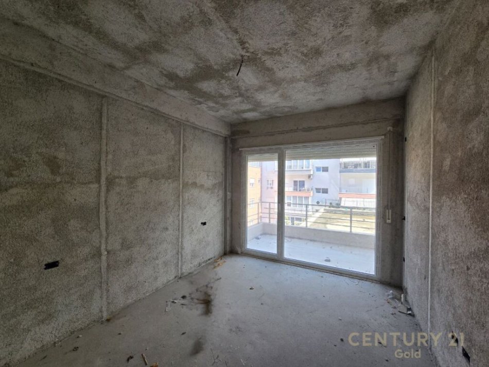 Tirane, shes apartament 2+1+2 , 117 m² 175.000 € (Kopshti Botanik Zoologjik)