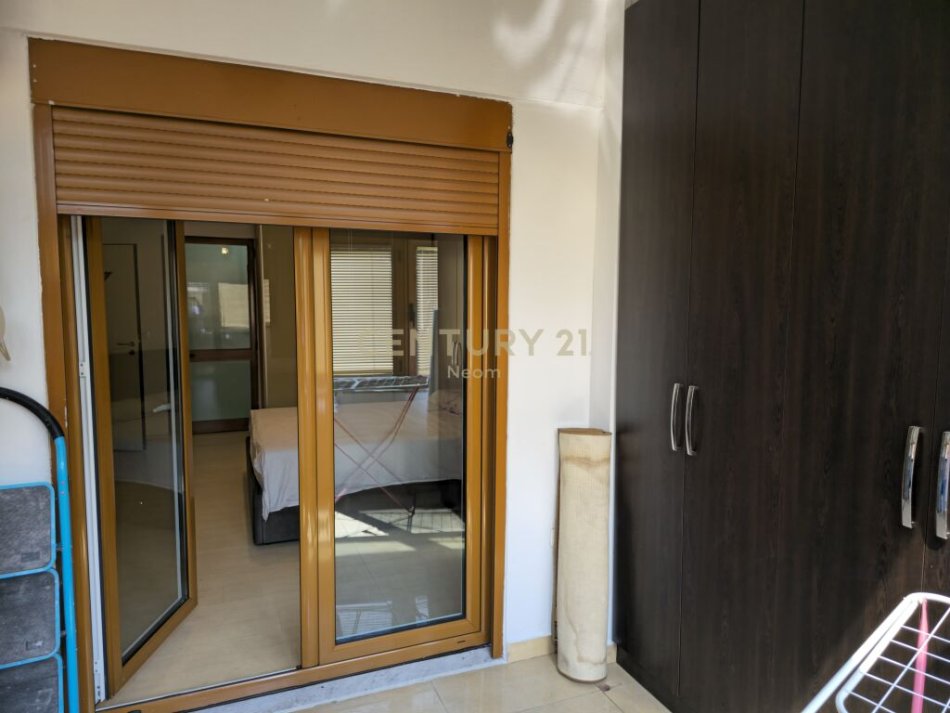 JEPET ME QIRA 3+1+2 + 2 POSTE PARKIMI TEK STACIONI I TRENIT !Neom99499