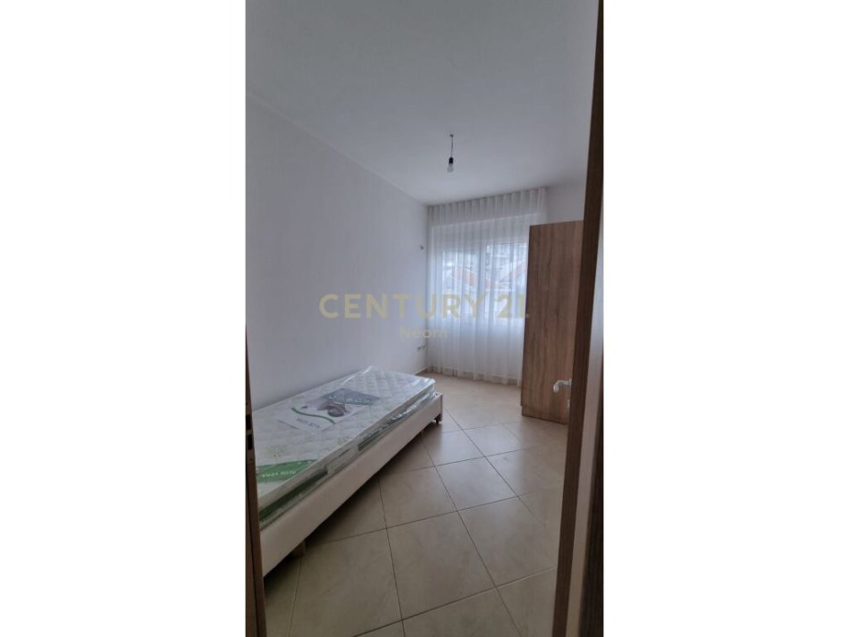 Tirane, jepet me qera apartament 2+1 Kati 4, 90 m² 600 € (Liqeni i Thate)