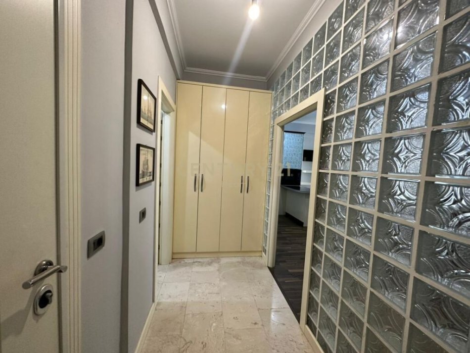 Tirane, jap me qera apartament 2+1+2+Garazh , 110 m² 550 € (Kodra e Diellit)
