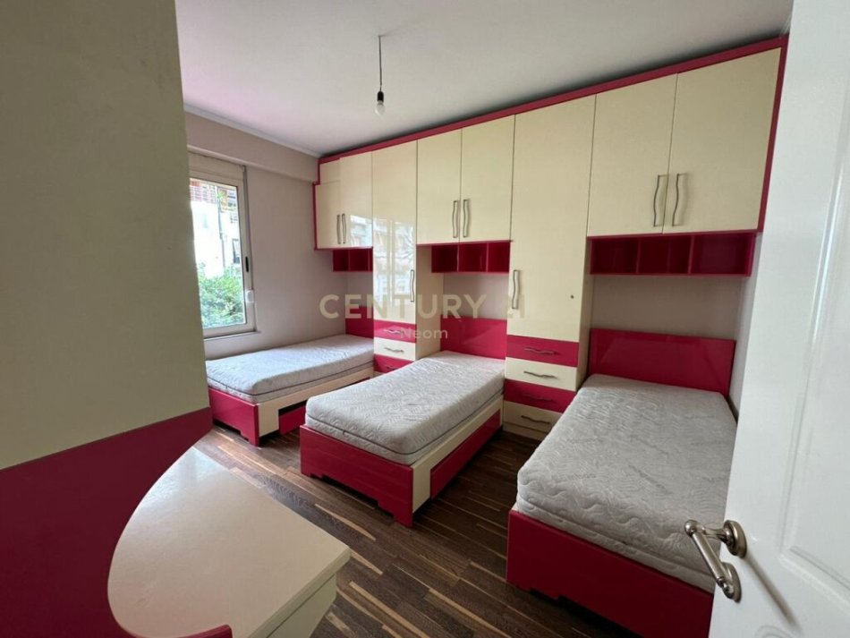 Tirane, jap me qera apartament 2+1+2+Garazh , 110 m² 550 € (Kodra e Diellit)