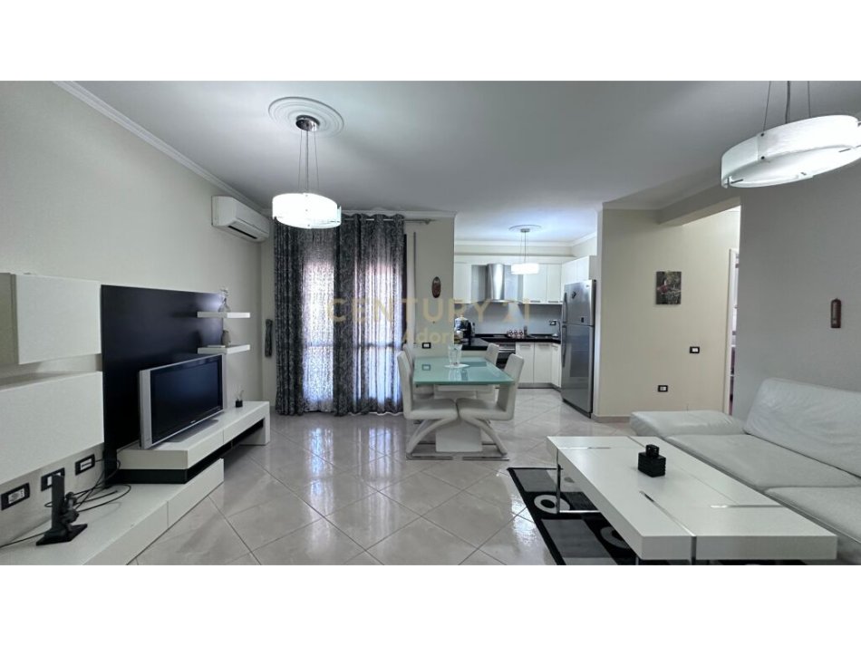 Tirane, jap me qera apartament 2+1+Post Parkimi+Ballkon , 102 m² 600 € (Kopshti Botanik Zoologjik)